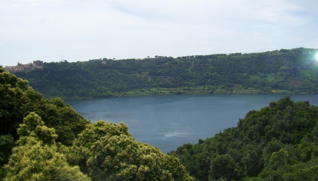  Lake Nemi 